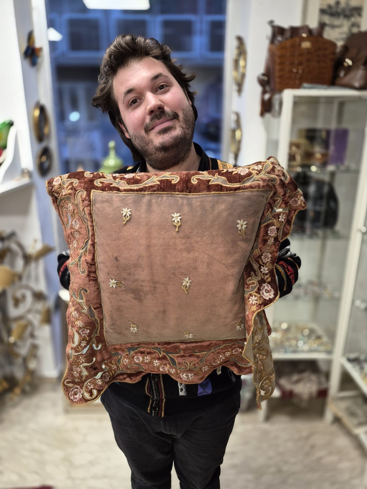 Cuscino Quadrato Con Ricami